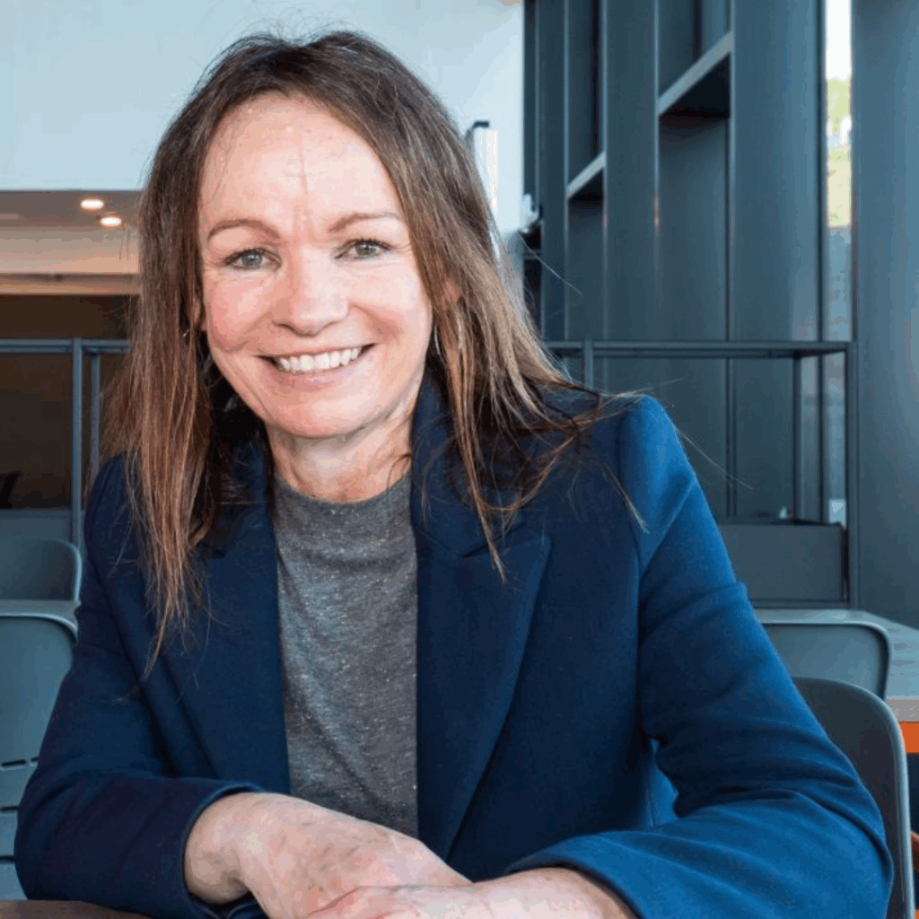 Headshot photo of Deborah O'Neil