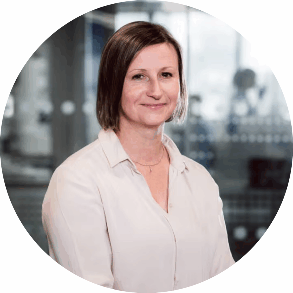 Headshot photo of Jacqueline Barry