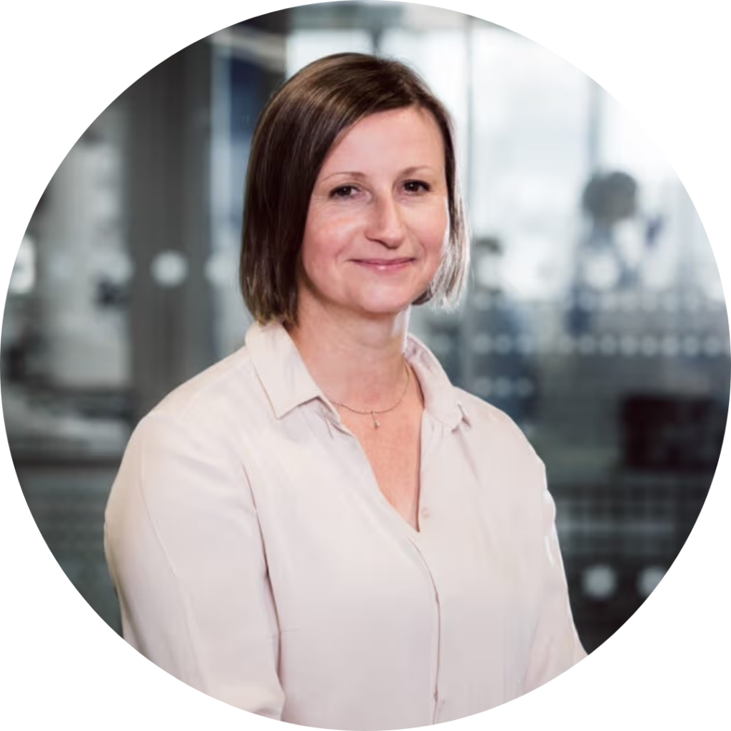 Headshot of Dr Jacqueline Barry